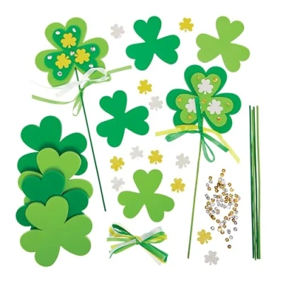 Afbeelding van Baker Ross FX986 Shamrock Wand Kits Set van 6, St Patricks Day Knutselsets voor Kinderen