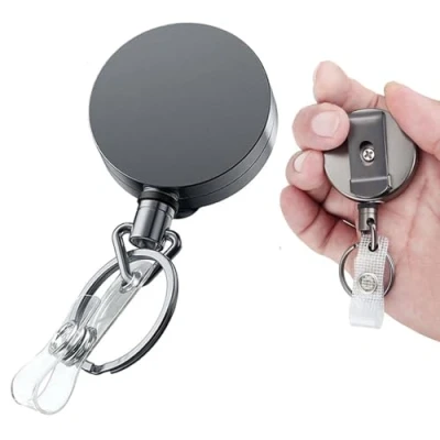 Afbeelding van VOVIGGOL sleutelhanger, intrekbaar, van robuust metaal, met riemclip en karabijnhaken, ID kaarthouder, voor identiteitskaarten, sleutels, intrekbaar koord, 70 cm