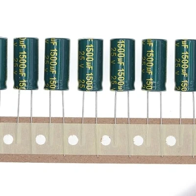 Afbeelding van 50 stuks 25 V 1500UF elektrolytische condensator van aluminium, plug in, 10 x 20 mm, mm