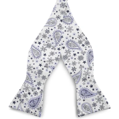 Afbeelding van Zijden zelfbinder vlinderdas met wit en blauw paisleymotief