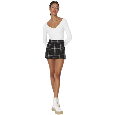 Afbeelding van Trendyol Zwart Geruite Tweed Geweven Shortrok Twoaw23Sr00017