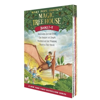 Afbeelding van Magic Tree House Books 1 4 Boxed Set: Dinosaurs Before Dark / the Knight at Dawn Mummies in Morning Pirates Past Noon