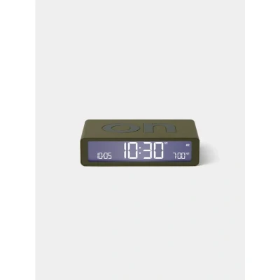 Afbeelding van Lexon Flip Classic verlichte ochtendwekker, omkeerbaar, met gezichten aan en snooze functie, lcd display aanraaklicht, oplaadbaar via USB C kaki