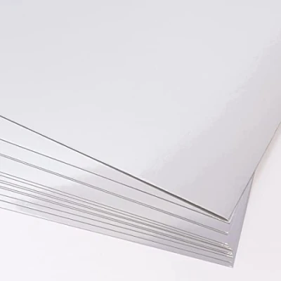 Afbeelding van Craftelier Verpakking met 15 metallic folies, ideaal materiaal voor kaarten, scrapbooking en knutselwerk, gewicht 250 g/m², afmetingen 30,5 x cm, kleur: zilver