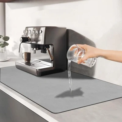 Afbeelding van TENQUAN Koffiezetapparaat afdruipmat, 60 x 30 cm voor keuken antislip onderkant, sneldrogend, verbergen, servies droogmat, absorberend mat, vlekmat (Lichtgrijs)