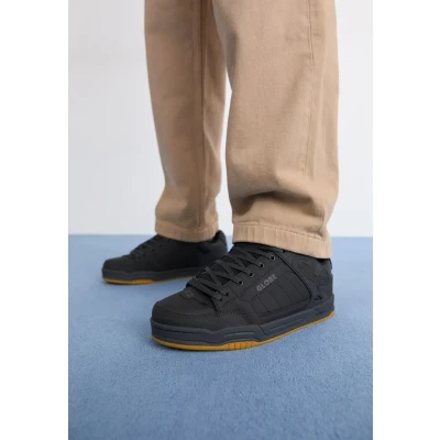 Afbeelding van Globe TILT Skateschoenen, Heren, Maat: 41, Dark shadow/phantom Nubukleer/ textiel