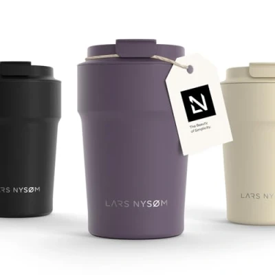 Afbeelding van LARS NYSØM &#039;Bevægelse&#039; Thermos Coffee Mug to go 380ml BPA vrij met Isolatie Lekvrije Roestvrijstalen Thermosbeker Deep Purple