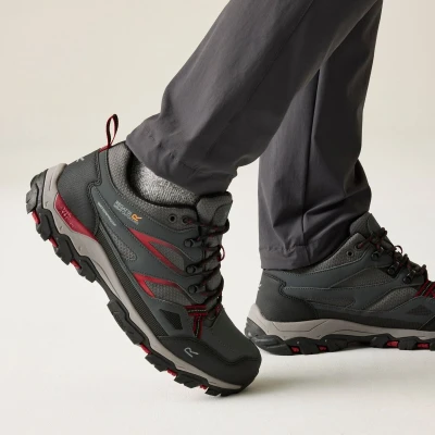 Afbeelding van Regatta Holcombe Low III wandelschoenen voor heren, Briar Rio Rood, 42 EU