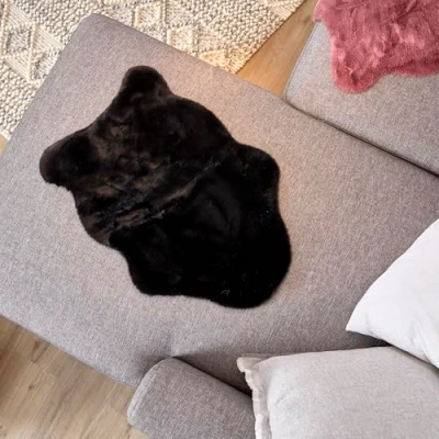 Afbeelding van Hoogwaardig imitatiebont vloerkleed donzig woonkamer hoogpolig lamsvel schapenvacht accessoire decoratief set van 4 zwart 40 x 60 cm