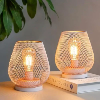 Afbeelding van TRIROCKS Set van 2 metalen batterij aangedreven lamp 17cm Tall kooi vorm draadloze tafellamp lantaarns met LED Edsion voor patio tuin bruiloft partijen binnen buiten (Roze)