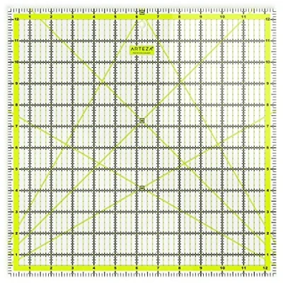 Afbeelding van Arteza Quilt liniaal van 12,5 x inch, Met lasertechniek vervaardigde acryl, Gepatenteerd grid in zwart en limoengroen voor het exact snijden patchwork quiltstoffen