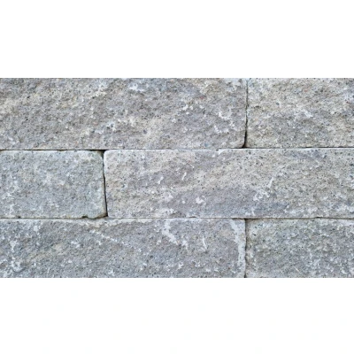 Afbeelding van Kijlstra Splitrock XL Getrommeld 15x15x60 Cm Concrete Geeft uw tuin een eigen sfeer!