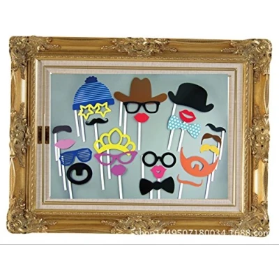 Afbeelding van CHSYOO 25 papier Photobooth met een groot papieren frame, fotohokje rekwisieten snor strik lippen hoed feestartikelen voor bruiloft verjaardag baby shower Kerst doop Halloween
