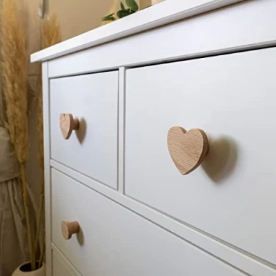 Afbeelding van PLT Meubelgrepen in sprookjesmotief voor kindermeubels van onbehandeld eikenhout, knop, heelal, commode, kast, lade, deur, kinderkamer, cadeau (4, hart)