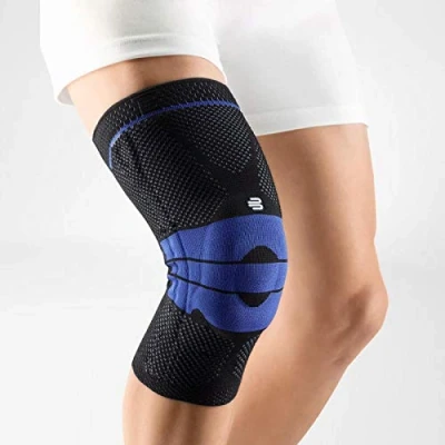 Afbeelding van Bauerfeind Genuine Train Kniebandage, gerichte ondersteuning voor pijnverlichting en stabilisatie van de knie, biedt verlichting zwakte, zwellingen gewonde knieën, 7C, zwart