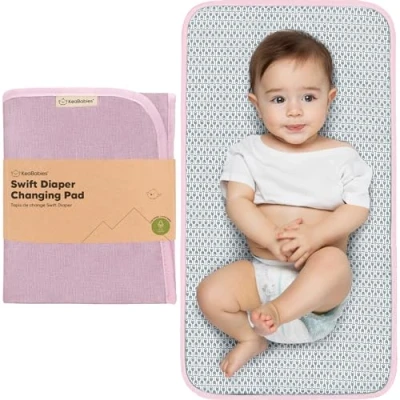 Afbeelding van Draagbare luierverschoningkussen Waterdichte Opvouwbare baby aankleedkussen Reisluierverschoningsmat Lichtgewicht voor Babywisselaar Machine Wasbaar (Sweet Pink)