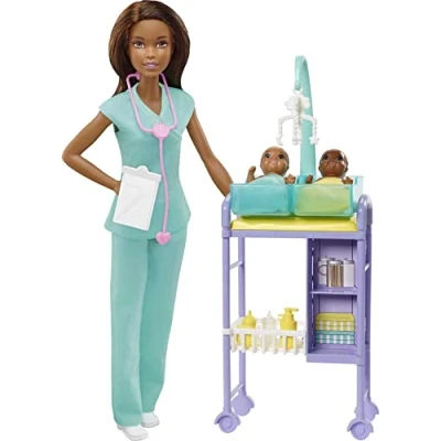 Afbeelding van Barbie GKH24 kinderarts pop (bruint) en speelset met accessoires, speelgoed vanaf 3 jaar