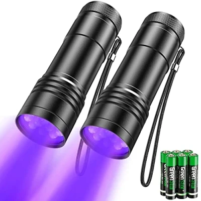Afbeelding van Kizplays UV zaklamp LED zaklamp, lamp 395nm lichten huisdier urine detector voor gedroogde vlekken van uw honden, katten en knaagdieren op tapijten, gordijnen 2 packs 6 x AAA batterijen inbegrepen