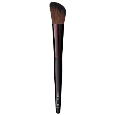 Afbeelding van Laura Mercier Angled Cheek Brush highlight &amp; contourkwast Bordeauxrood