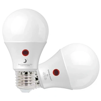 Afbeelding van Dusk To Dawn LED lampen met dubbele daglichtsensor · AAN/UIT Automatisch, afhankelijk van daglichtniveau Nachtlicht schemering tot zonsopgang 9 Watt 4000K ( Neutraal Wit ) Soort dop Edison schroef E27 90W equivalent 2 stuks