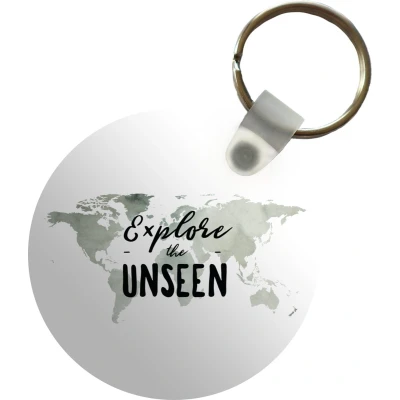 Afbeelding van Sleutelhanger Wereldkaart Waterverf Quote Plastic Rond Uitdeelcadeautjes