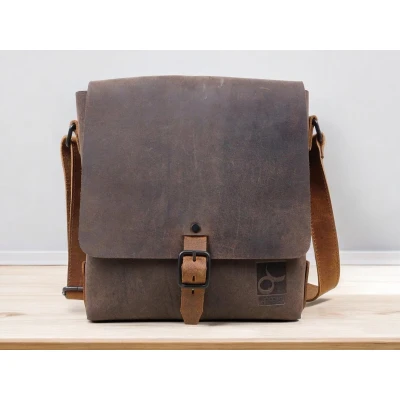 Afbeelding van Arpello Leren kleine messenger tas 6.1739BRUIN