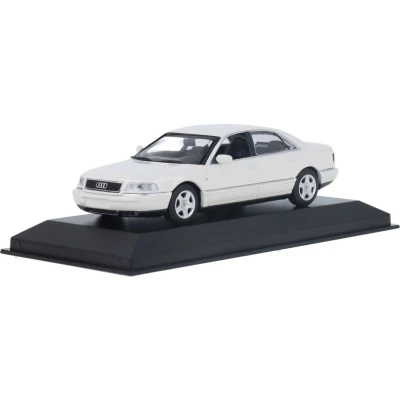 Afbeelding van Audi A8 1999 1:43 MaXichamps