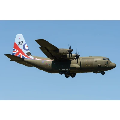Afbeelding van 1:72 Zvezda 7325 American Military Transport Plane Hercules C 130J Plastic Modelbouwpakket