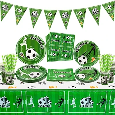 Afbeelding van Verjaardagsdecoratie voor voetbal: bevat voetbalbanners, borden, servetten, mok, tafelkleed en papieren rietjes jongenssport verjaardagsdecoraties, 20 gasten