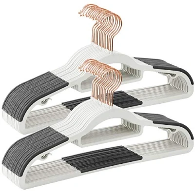 Afbeelding van SONGMICS 30 stuks, kunststof kleerhangers, antislip, ruimtebesparend, dikte 0,5 cm, lengte 42 haak 360 graden draaibaar, kleur roségoud, wit en donkergrijs, CRP020W01, standaard