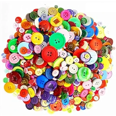 Afbeelding van 2000 stuks kleurrijke knopen, knopen om te knutselen, kunststof knutselknopen, hars, kinderknopen, gekleurde voor doe het zelf naaien, scrapbooking en handwerk, versiering,