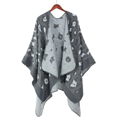 Afbeelding van Emilie scarves poncho cape panterprint grijs omslagdoek