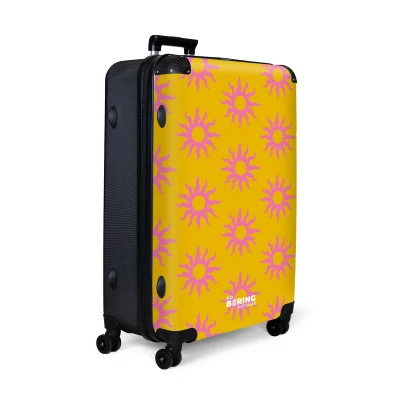 Afbeelding van NoBoringSuitcases.com® Koffer groot Reiskoffer lichtgewicht Geel met roze zonnen Rolkoffer 4 wielen Grote trolley XL 98 liter bagage