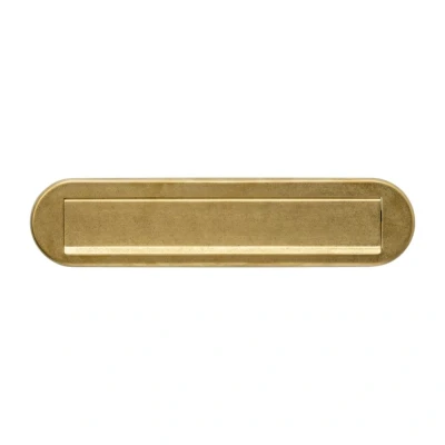 Afbeelding van Intersteel Briefplaat ovaal 340x80mm met klep/regenrand PVD messing getrommeld