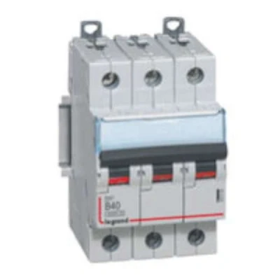 Afbeelding van Legrand autom dx3 6000a 10ka 3p d10 400v 3 modules 408087