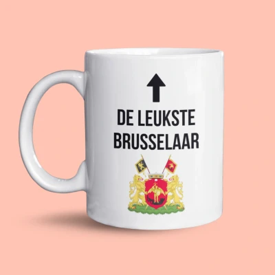 Afbeelding van NietMokken.be Leuke woonplaats mok “De Leukste Brusselaar Cadeau voor Brusselaars Humor Aan beide zijden bedrukt Vaatwasser en magnetronbestendig Keramische tas 325ml