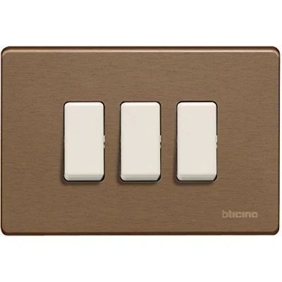 Afbeelding van Bticino Magic Plaque 3 zits, goud, 503/3/BR