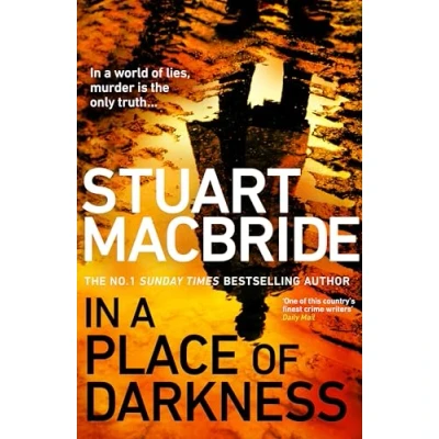 Afbeelding van In a Place of Darkness: the gripping new thriller from No. 1 Sunday Times bestselling author Logan McRae series