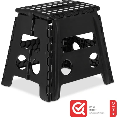 Afbeelding van Relaxdays opstapje inklapbaar, 32,5 cm hoog, 1 trede, tot 120 kg, antislip, kunststof opstapkrukje badkamer, kind, zwart