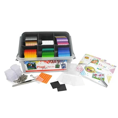Afbeelding van Pixel P60002 29501 Profi Box, knutselset met 126 pixelplaten, 24 medaillons ketting, 5 basisplaten, 2 magneten, 1 pincet en boekjes sjablonen, zeer eenvoudig insteeksysteem.