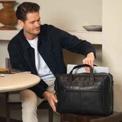 Afbeelding van The Chesterfield Brand Ryan Laptopbag Large black Laptoptas