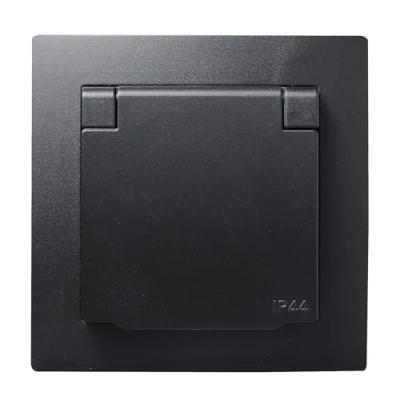 Afbeelding van Veiligheidscontactdoos IP44 + frame FLAIR 250V /16A, inbouwwandcontactdoos met klapdeksel, spatwaterdicht, stekkeraansluiting, mat zwart
