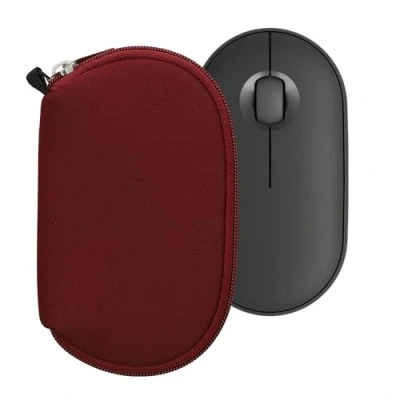 Afbeelding van kwmobile computermuis hoes geschikt voor Logitech Pebble Mouse 2 M350s / M350 hoesje Muis beschermhoes met rits case van neopreen in bordeauxrood