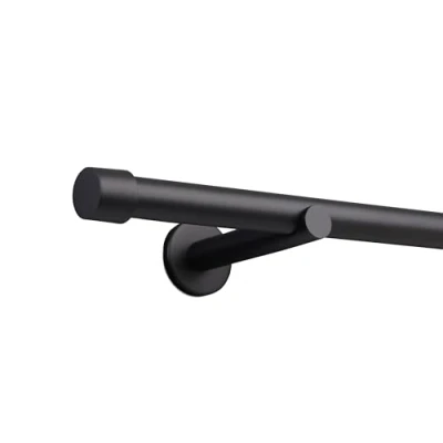 Afbeelding van Deco Raum Gordijnroede op maat 25mm wandsteun stijl eindstuk Cap zwart mat gemaakt, zonder ringen 110 cm