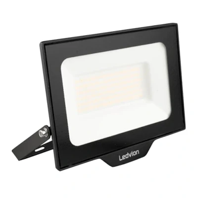 Afbeelding van Ledvion LED Breedstraler, Incl. 0.5M kabel, 50 watt Osram 6000K 6000 lumen werklamp, outdoor Breedstraler IP65 waterdicht, met snelkoppeling