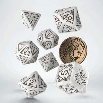 Afbeelding van Q Workshop The Witcher Dice Set Geralt De Witte Wolf (7 stuks + munt)