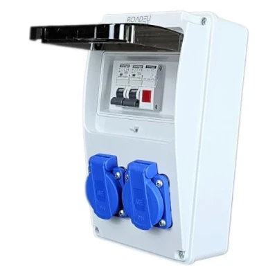 Afbeelding van RoadEu Stroomverdeler 230V, 2x Schuko stopcontact lichtmelder signaallamp LED rood, stekkerverdeler met stroomschakelaar C16A. Bouwstroomverdeler IP54.