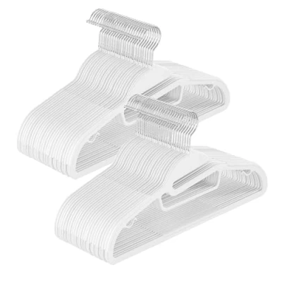 Afbeelding van SONGMICS, 50 stuks kunststof kleerhangers met U vormige opening, antislip, ruimtebesparend, 0,5 cm dik, 41,5 lang, 360 draaibare haak, wit