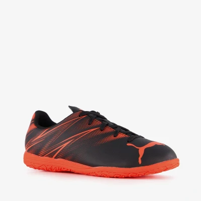 Afbeelding van Puma Attacanto IT JR Unisex Zaalvoetbalschoenen voor kinderen, Maat: 33, Black/glowing red Kunststof