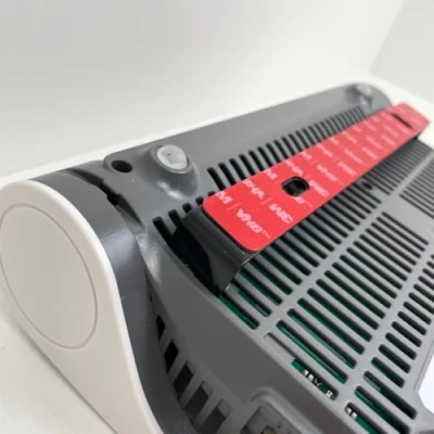 Afbeelding van AVM FRITZ!Box Houder van metaal (7590 / 7590 AX 6660 6890 5590 vezel 6670 kabel 7690), wandhouder, houder, bevestiging, hoofdeinde aluminium